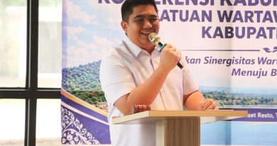 Buka Konferkab Ke-2 PWI Bintan, Roby : Insan Pers Mitra Pemerintah Kawal Pembangunan Buka Konferkab Ke-2 PWI Bintan, Roby : Insan Pers Mitra Pemerintah Kawal Pembangunan